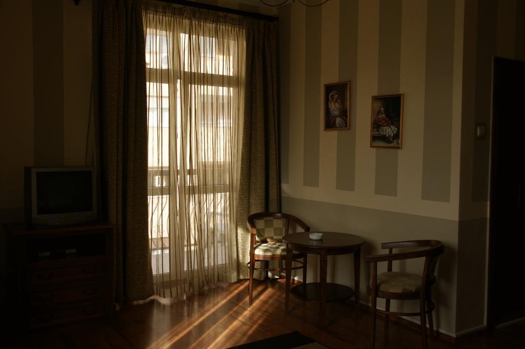 Hotel Piccolo Mondo ブカレスト 部屋 写真