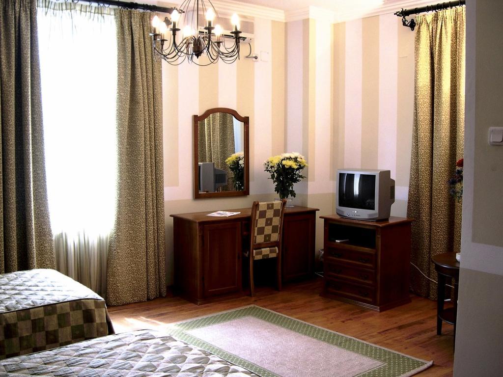 Hotel Piccolo Mondo ブカレスト 部屋 写真