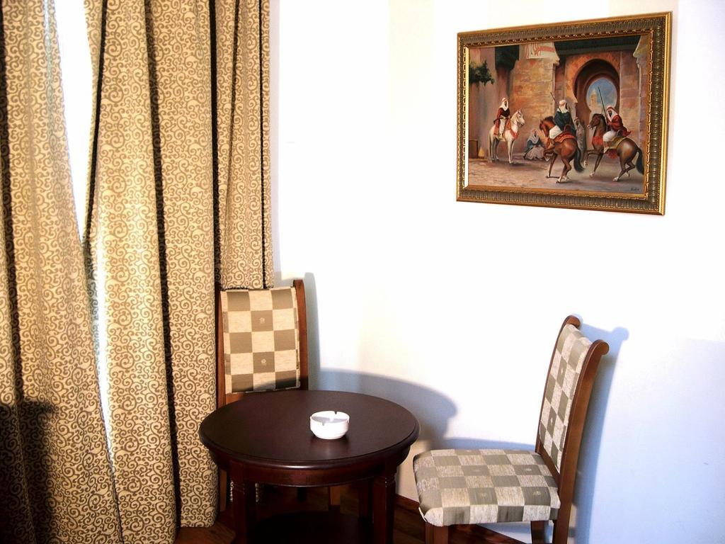 Hotel Piccolo Mondo ブカレスト 部屋 写真