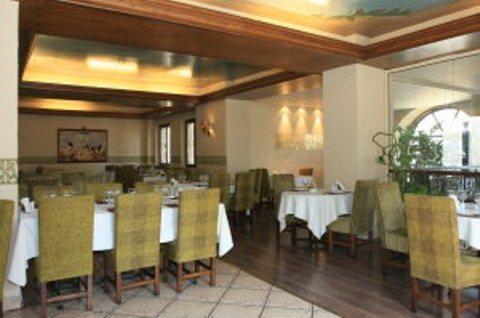 Hotel Piccolo Mondo ブカレスト レストラン 写真