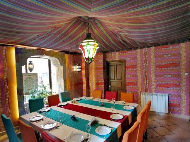 Hotel Piccolo Mondo ブカレスト エクステリア 写真